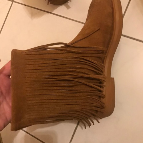 Women's boots with fringe tan size 39 like new with fur lining