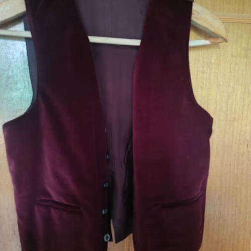 Grooms suit small medium, like new, burgundy vest and black pants