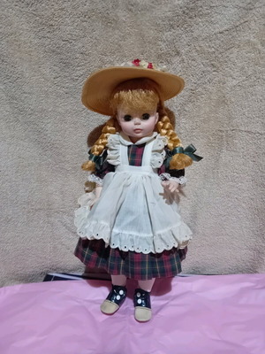 Madame Alexander doll like new