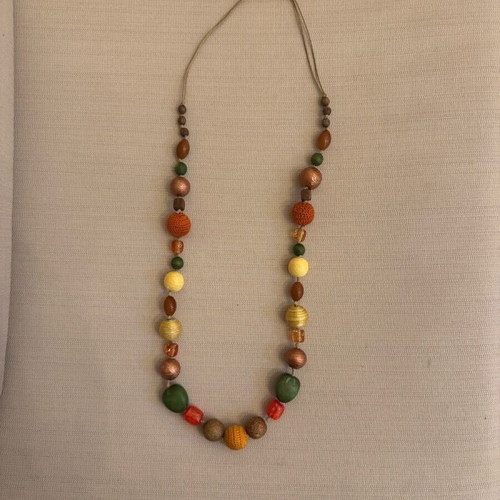 Wooden multicolored necklace like new