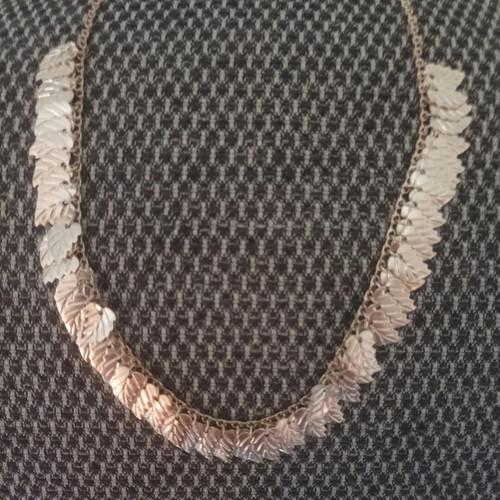 Vintage Silvertone Metall Leaves necklace new, length 42+8 cm