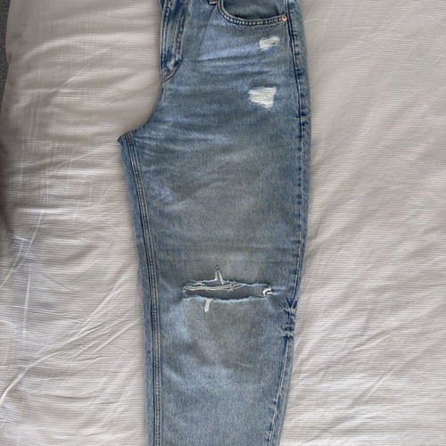 Zara denim pants used, destroyed look, loose fit, size L