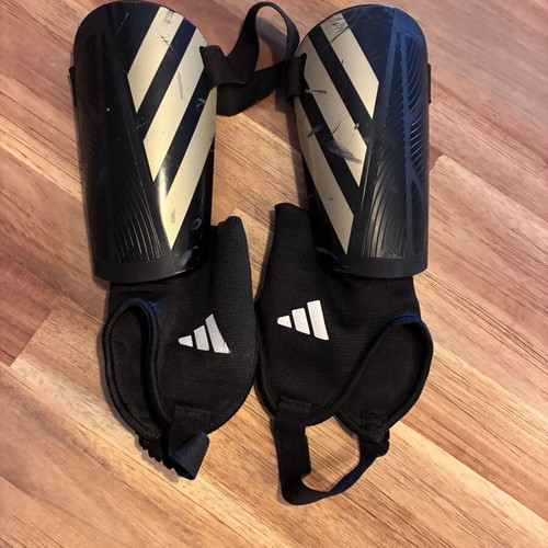 Adidas football shin guards for kids used