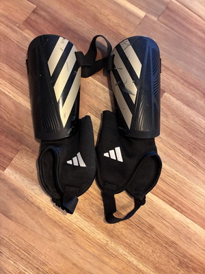 Adidas football shin guards for kids used