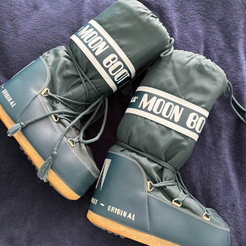 Moon Boot boots like new, size 42-44, green