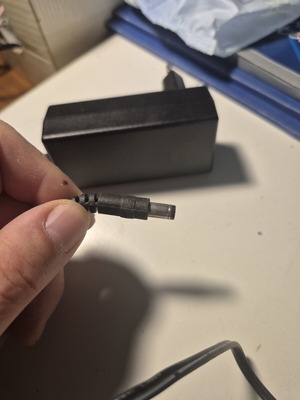 Τροφοδοτικό APD 12V 2A 24W σαν καινούργιο