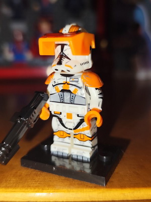 Commander Cody φιγούρα Star Wars σαν καινούργιο με βάση, πανοπλία, blaster