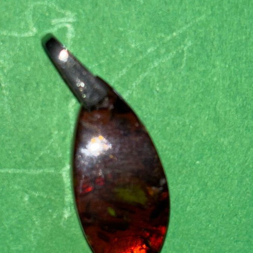 Amber pendant like new without chain