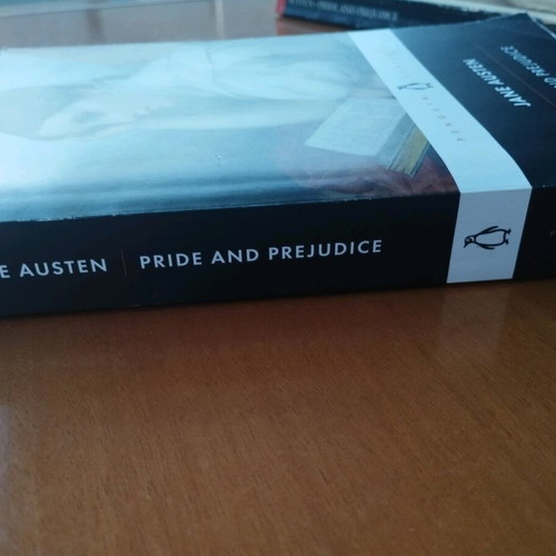Pride and Prejudice Jane Austen Penguin Classics vintage edition like new, English