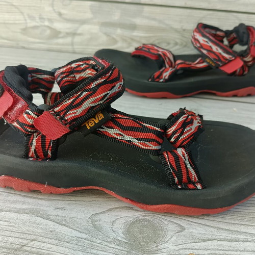 Teva sandals size 31, red multicolor