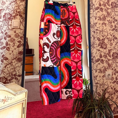 Karavan quilted skirt colorful small like new