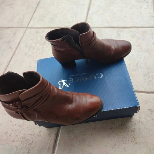 Caprice leather ankle boots size 38.5 used, cognac color