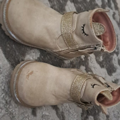 Girls boots used with external wear
