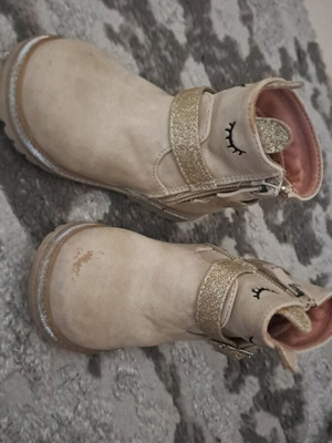 Girls boots used with external wear