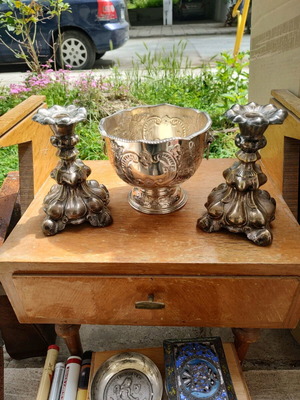 Table set with bowl and two antique silver-plated candlesticks like new