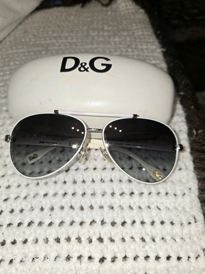 Dolce & Gabbana sunglasses like new, white