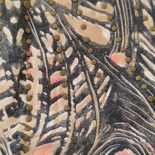 Benissimo sleeveless blouse like new, beige with graphic print