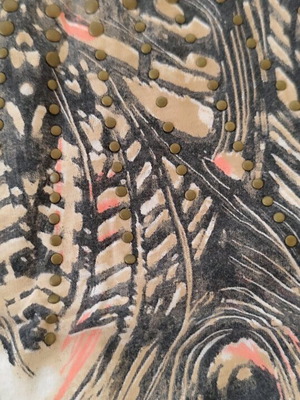 Benissimo sleeveless blouse like new, beige with graphic print