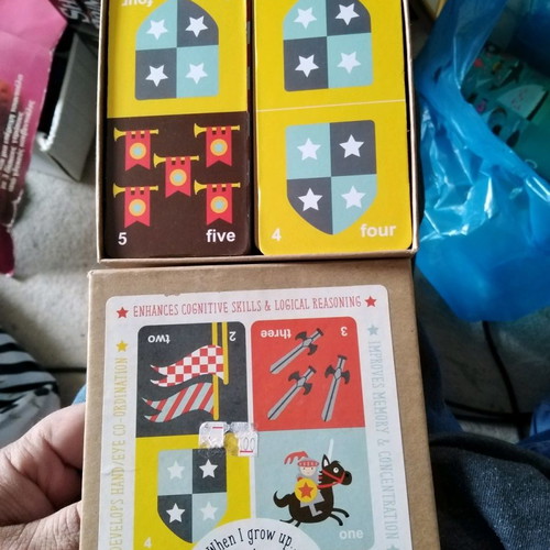 Dominoes Floss Rock card game in excellent condition