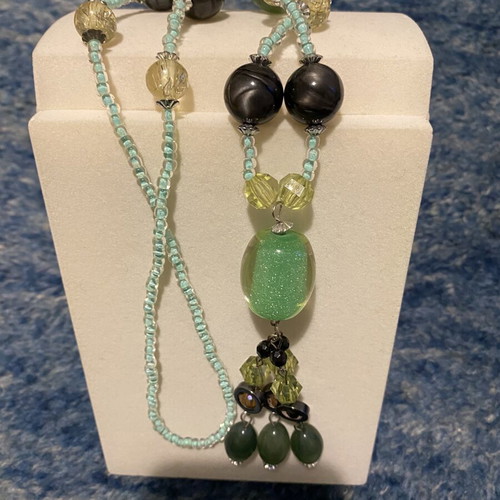 Necklace new with green stones summer style