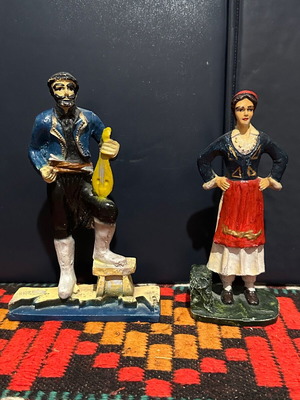 Κρητικά διακοσμητικά φιγούρες σαν καινούργια, 17 και 16 εκατοστά