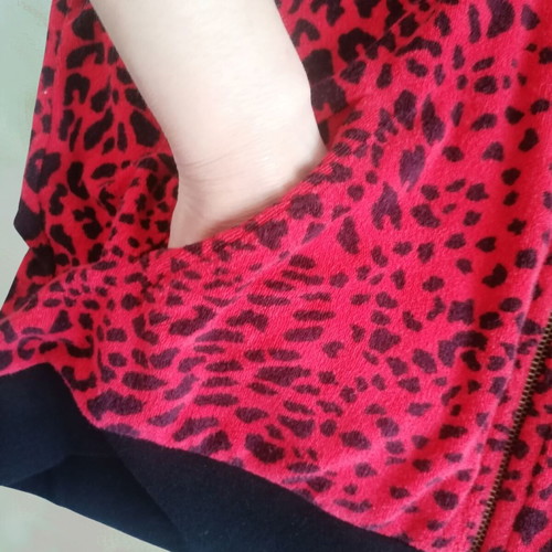 SugarFree short-sleeve hoodie with leopard print, like new, XL