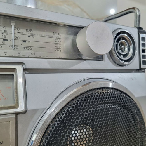 CROWN CSC 850F radio cassette player used, for spare parts