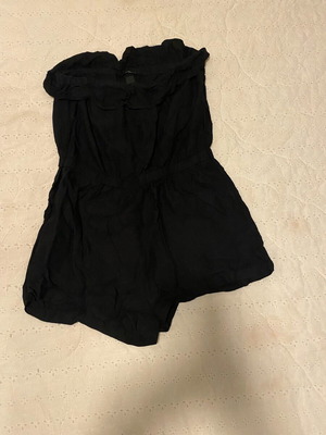 Ολόσωμο σορτς H&M μαύρο, μέγεθος M, σε άριστη κατάσταση