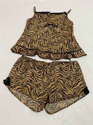 Tiger print pajamas like new, size S, black and beige