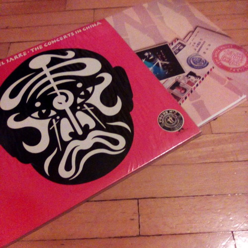 Double vinyl used with 2 discs