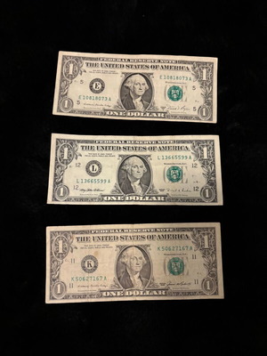 Set of 3 used collectible US 1 dollar bills
