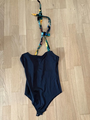 Боди Stradivarius размер Small в много добро състояние