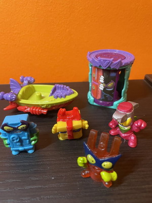 SuperThings figures and accessories collection like new