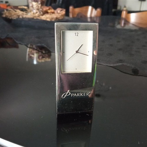 Parker metal analog tabletop clock new