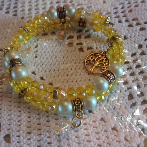 Handmade yellow bracelet with beads new