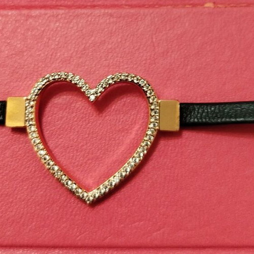 Heart bracelet like new, leather, 14 centimeters