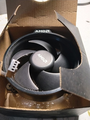AMD Ryzen 3 2200G processor with cooler