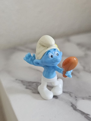 Smurf collectible figure Kinder 2013 like new