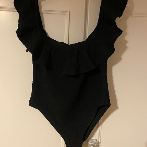 Zara swimsuit with frill like new, size M