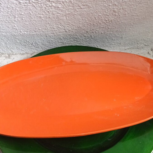 Plastic platters slightly used