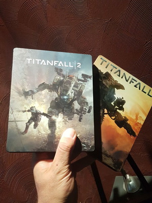 Titanfall and Titanfall 2 steelbook bundle like new