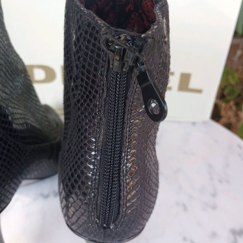 Diesel ankle boots size 39 like new, black, genuine leather