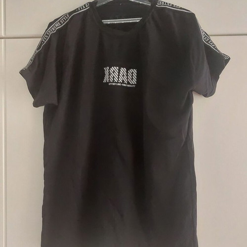 Black T-shirt size L slim fit, like new, 100% cotton