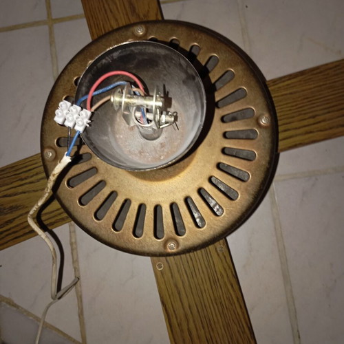 Ceiling fan used with 3 speeds and separate light switch