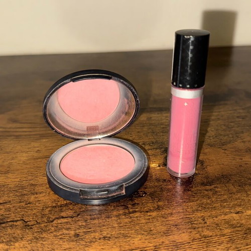 Dust + Cream set 2 products like new, liquid lipstick and blush