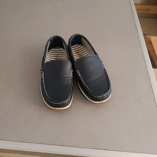 Junior children's moccasins navy blue like new, size 33