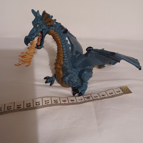 Dragon figure like new