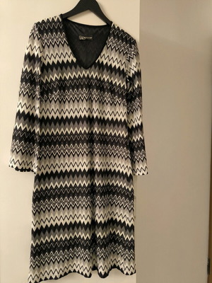 Dress with silver thread size large like new, black and silver