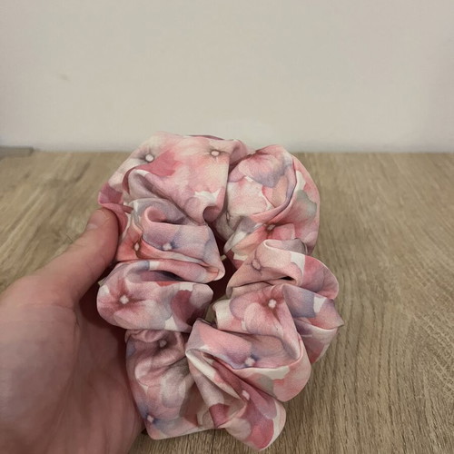 Scrunchie pink floral like new