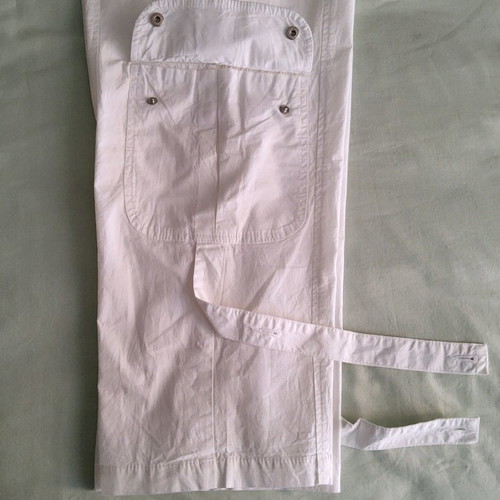 Sarah women's capri pants used, size 8 (S-M), white